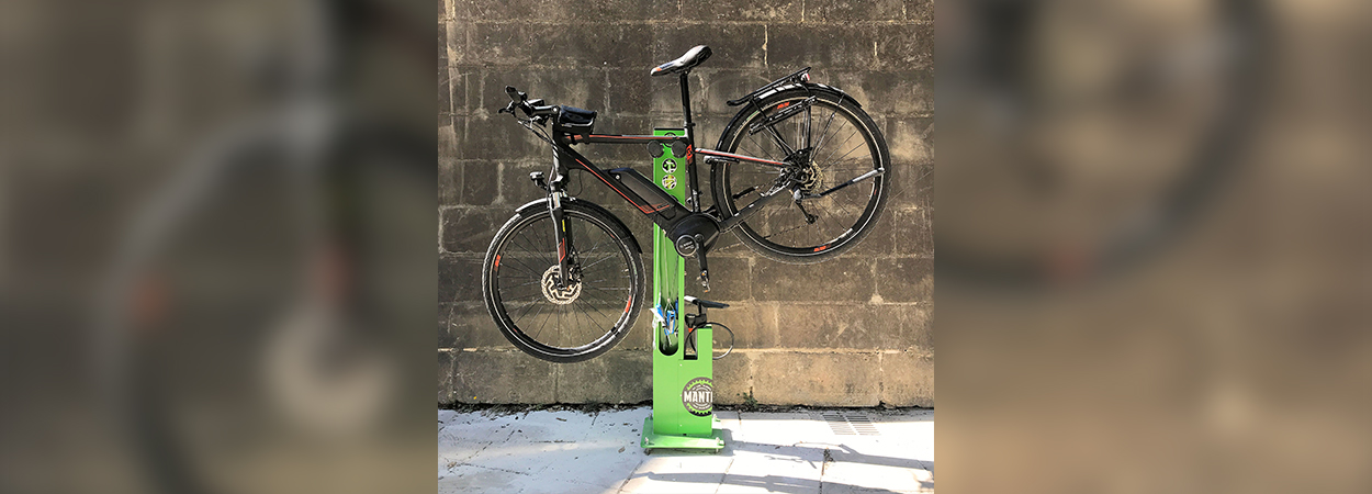 public bike repair stand