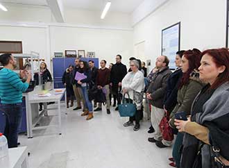 Teachers visit Faculty of Science lab